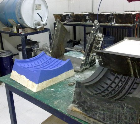 Semi-steel tire mold